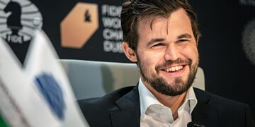 Скандал в шахматах: Карлсен сдался на втором ходу