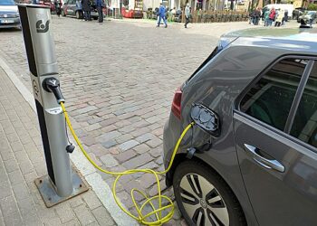 В России могут появиться иранские электромобили