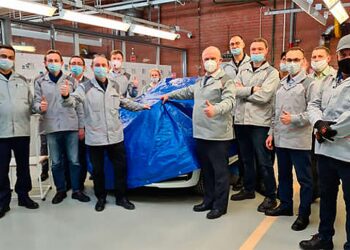 Мантуров: выпуск модели нового семейства Lada начнется в конце 2024 года