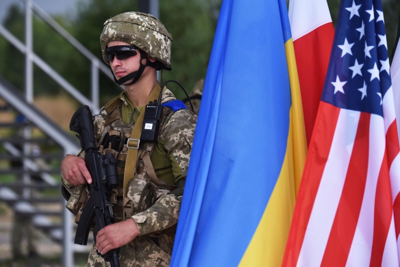 "Это все изменит". Чем Евросоюз и НАТО помогут Киеву