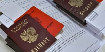 «Объясняем.рф»: Российских учителей могут привлечь к выдаче повесток