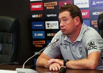 Болельщики «Рубина» потребовали уволить Слуцкого