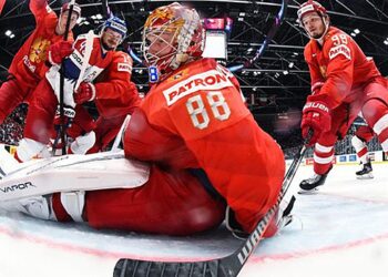 В IIHF заявили, что отстранили сборную России в целях благополучия игроков