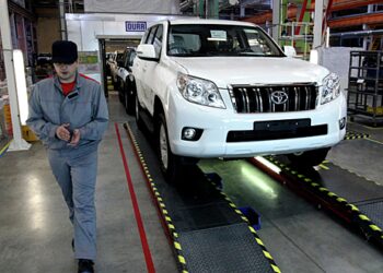 Toyota в ноябре-декабре начнет увольнение сотрудников в РФ