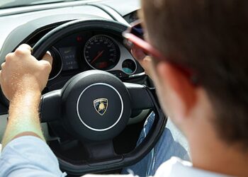 Верховный суд разъяснил критерии роскошного автомобиля