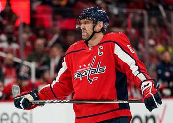 Овечкин замкнул топ-10 лучших игроков предстоящего сезона НХЛ