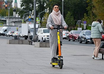 Изменения в ПДД о езде на электросамокатах вступят в силу в марте