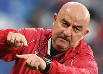 Черчесов высказался о недовольстве Дзюбой в Турции