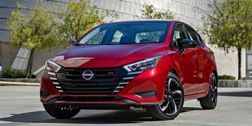 Бюджетный седан Nissan Versa: рестайлинг на фоне обвала продаж