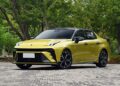 Geely начала продажи обновленного спортседана