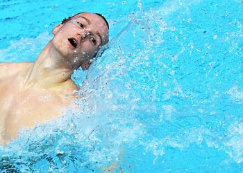 Мужчинам разрешили выступать в синхронном плавании вместе с женщинами