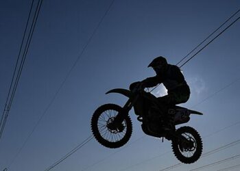 Мотогонщик скончался после аварии на ралли-марафоне в Африке