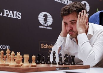 Непомнящий потерпел разгромное поражение в 1-м туре ЧМ