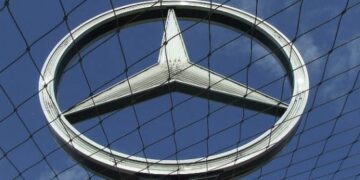 Mercedes-Benz закрыл сделку по продаже завода в России