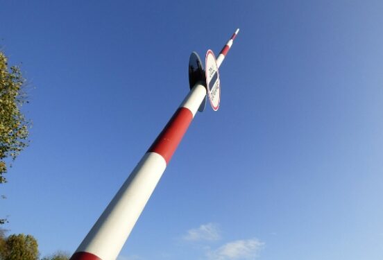 На границе Псковской области из-за очередей на выезд пришлось ставить палатки для обогрева и туалеты