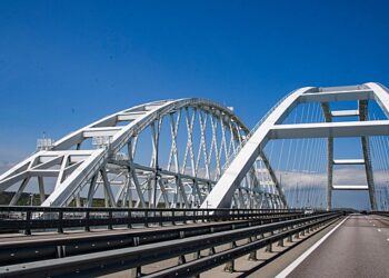 На Крымском мосту установили все четыре пролета