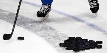 Четыре страны отказались играть в хоккей с Россией