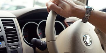 Продажу японских праворульных автомобилей могут запретить в России