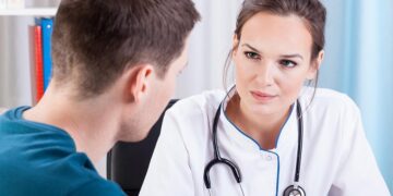 Когда обращаются к терапевту?