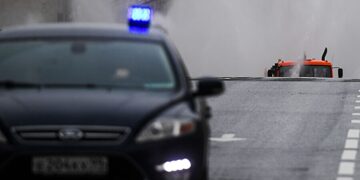 «Не верится, что они пересядут на Lada»: на чем теперь будут возить чиновников