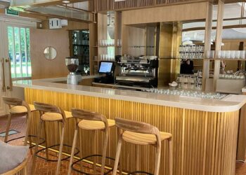 Барные стулья: как выбрать стильную и удобную мебель?