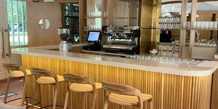 Барные стулья: как выбрать стильную и удобную мебель?