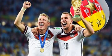 Почему ФИФА запретила гонщику «Мерседеса» нанести изображение кубка мира на шлем?