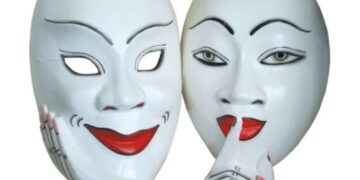 Башкирский театр отменил спектакль по книге Гузели Яхиной из-за ее слов про СВО