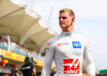 «Хаас» прекратил сотрудничество с Шумахером