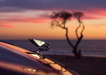 Bentley раскрыла секреты производства «летящей B»