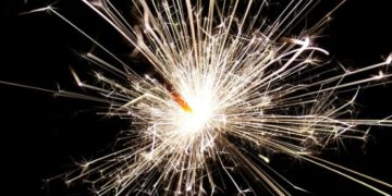 Число погибших при пожаре в кафе в Костроме выросло до 13 человек