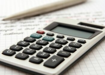 Госдума приняла во втором чтении проект трехлетнего бюджета, предусматривающий повышенные расходы на оборону и безопасность