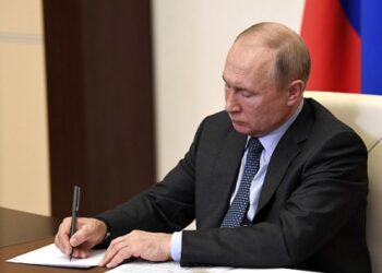 Путин подписал указ, разрешающий иностранцам служить в российской армии