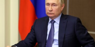 Путин распорядился провести демобилизацию студентов ЛДНР
