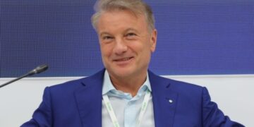 РБК: Греф заявил, что кризис сделал жизнь «яркой, красочной и интересной»