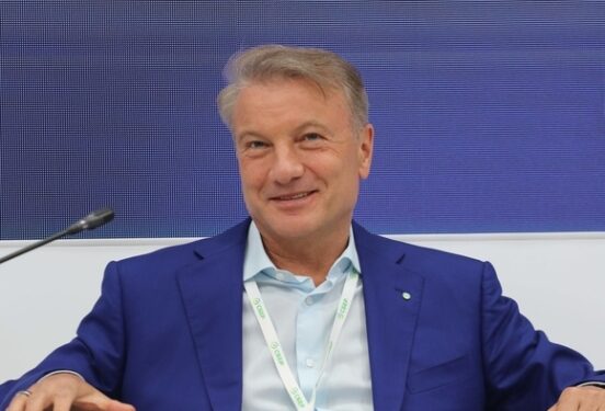 РБК: Греф заявил, что кризис сделал жизнь «яркой, красочной и интересной»