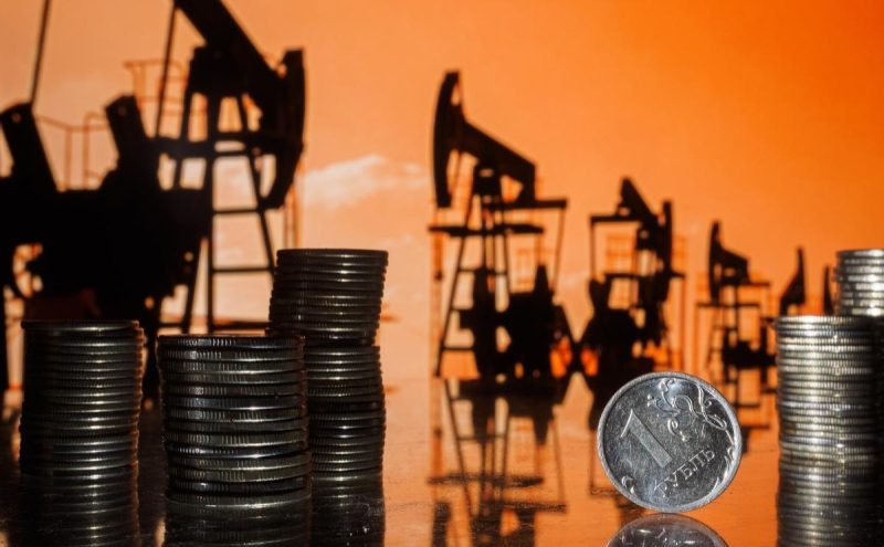 
                    Reuters узнал об опасениях страховщиков из-за потолка цен на нефть

                