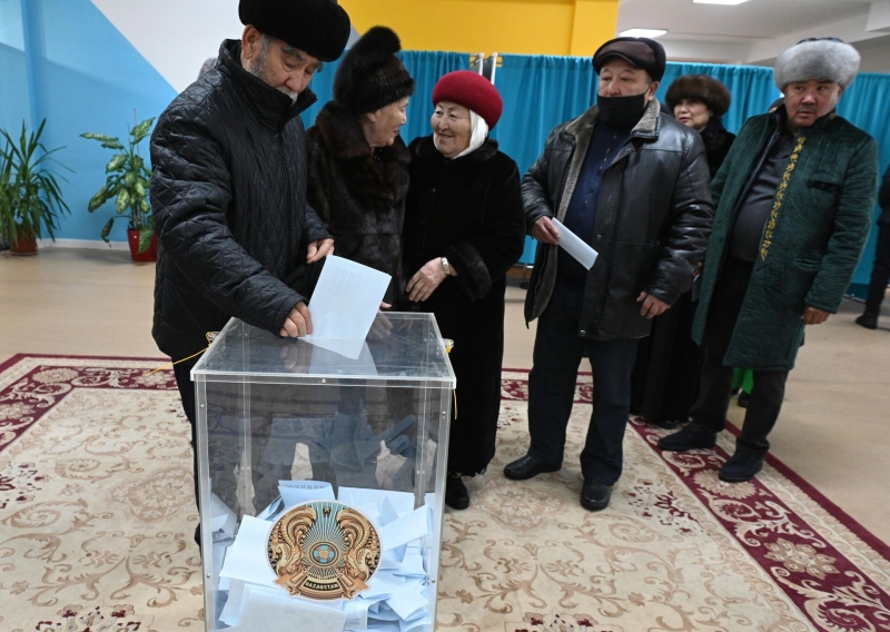 "Тучи сгущаются". Зачем Токаев переизбрался президентом Казахстана