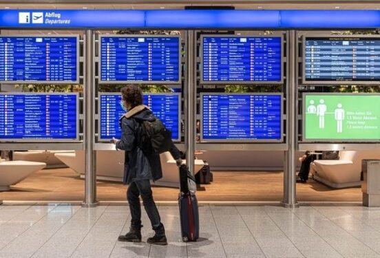 В аэропортах Москвы и Петербурга введен максимальный уровень угрозы терактов