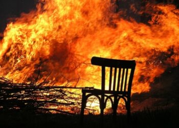 В Костромской области объявили траур по погибшим в пожаре в местном кафе