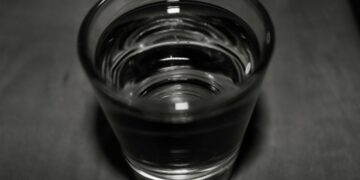 В России за 10 месяцев на 6,3% выросли продажи водки