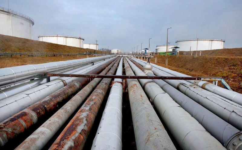 
                    WSJ узнала планируемую величину потолка цен на российскую нефть

                