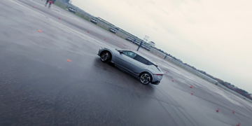 Kia Stinger и Kia EV6 сравнили в дрифте