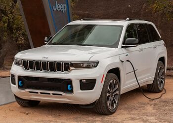 Jeep лишил новый Grand Cherokee двигателя V8