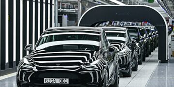 Tesla отзовет более 430 тыс. автомобилей в Китае