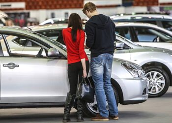 Названа средняя стоимость нового автомобиля в России