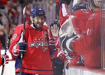 Овечкин сократил отставание от Гретцки в списке лучших снайперов НХЛ до 98 голов