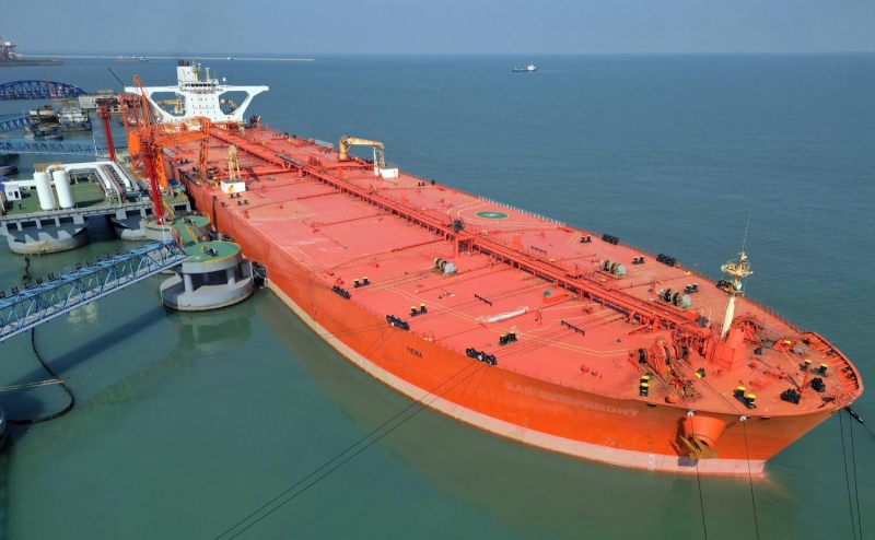 
                    FT сообщила о 100 танкерах для перевозки российской нефти

                