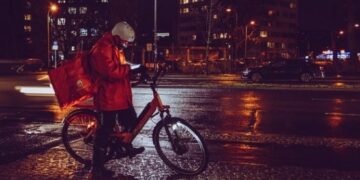 «Коммерсант»: Курьеры «Яндекс.Еды» запланировали пятидневную забастовку