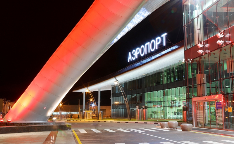 
                    Росавиация продлила запрет полетов в аэропорты юга России

                